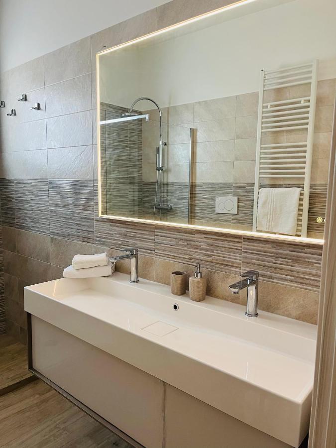 Villa Maderna Рутилиано Екстериор снимка